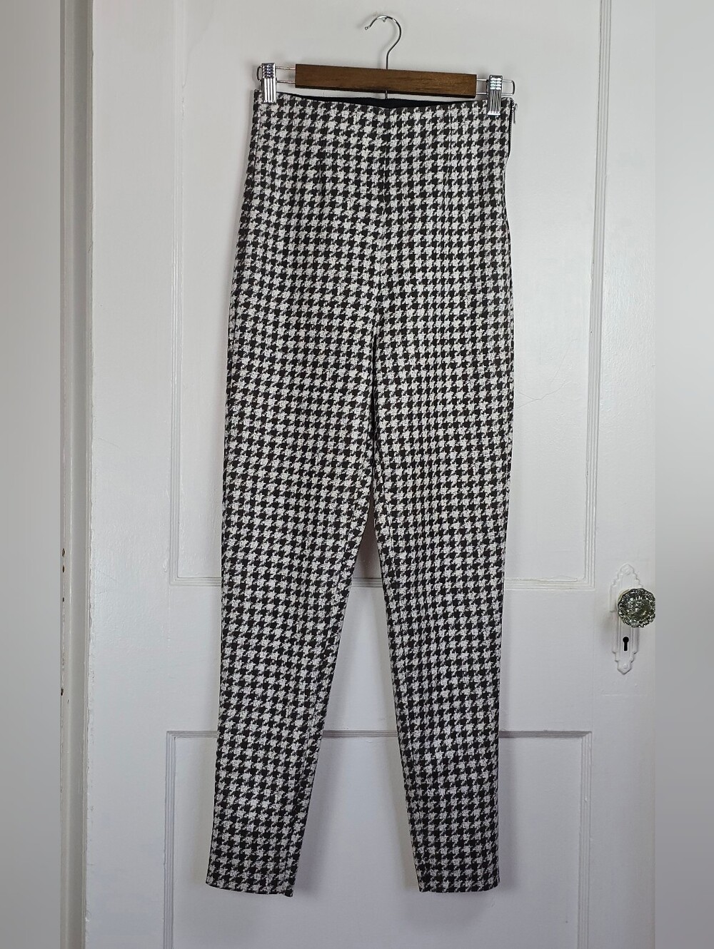 Zara Grey and White Knit High Rise Legging Ankle Pants S